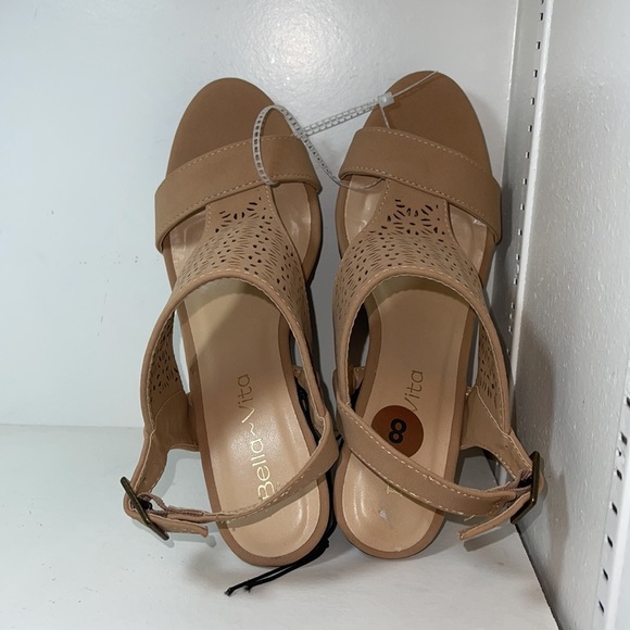 Women’s Bella Vita Wedge. Size 8. - Picture 5 of 8